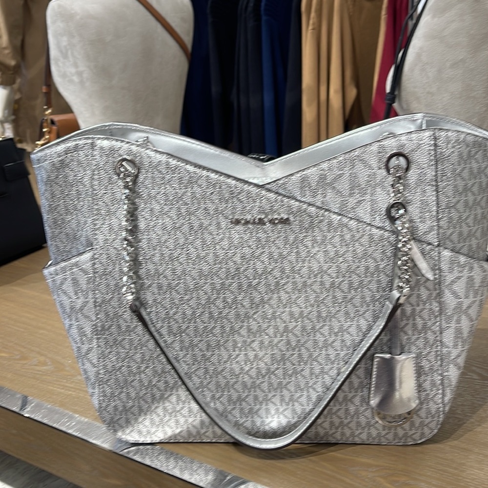 Michael Kors Jet Set Travel Large Chained Tote Shoulder Bag MK 
Silver

NWT - Picture 4 of 16